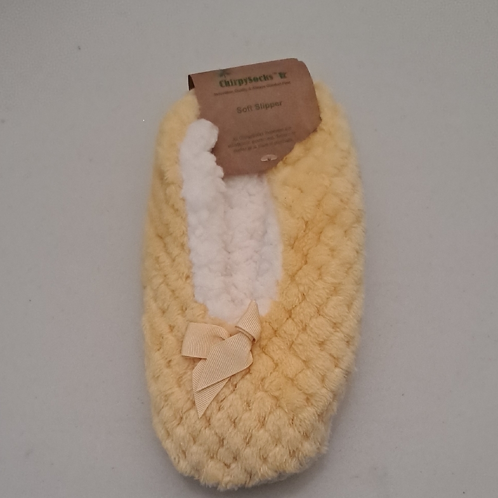 Chirpysicks Women's Size Large Soft Yellow Slippers